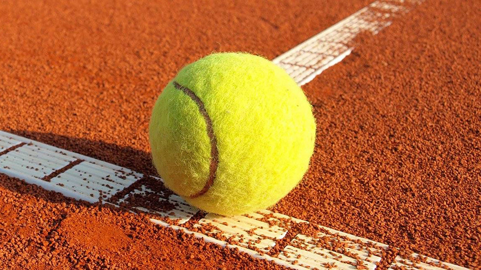 How different types of court impact a tennis match